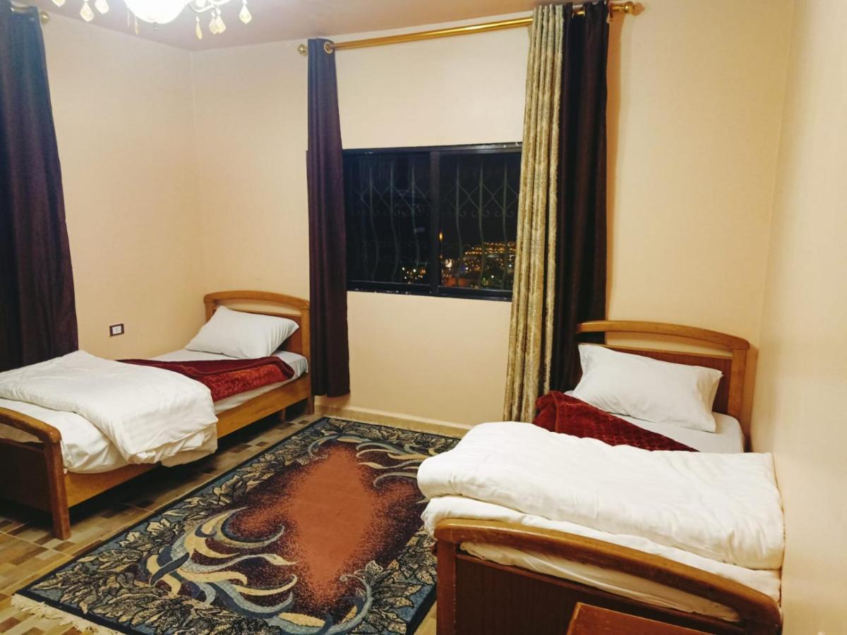 Jordanian Baity Apartment Wadi Musa Bagian luar foto